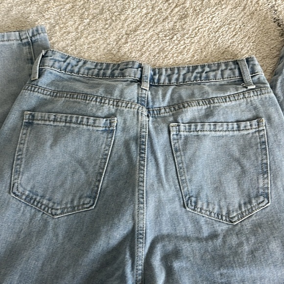 Baggy Wide-Leg Jeans - Picture 6 of 7